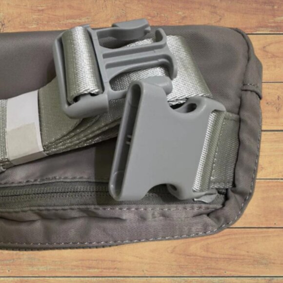 Unisex Everywhere Belt Bag 1L Water-Repellent Light Gray - Picture 2 of 4